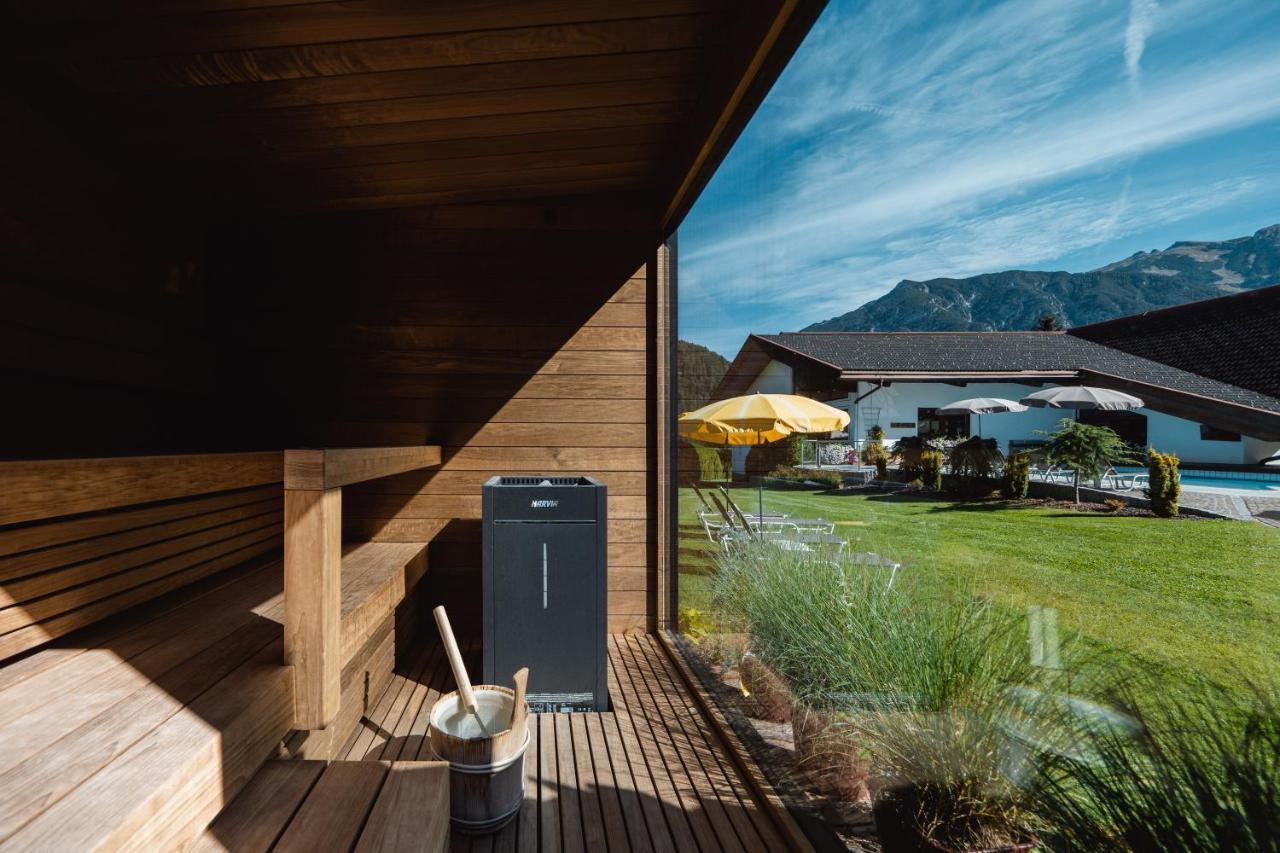 Hotel Karlwirt Pertisau Exterior photo
